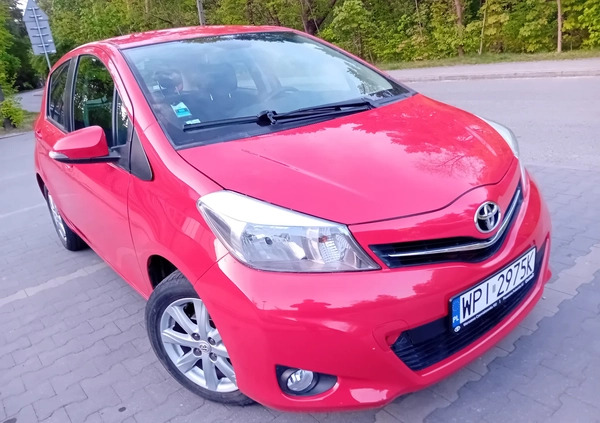 Toyota Yaris cena 27900 przebieg: 112700, rok produkcji 2014 z Piaseczno małe 106